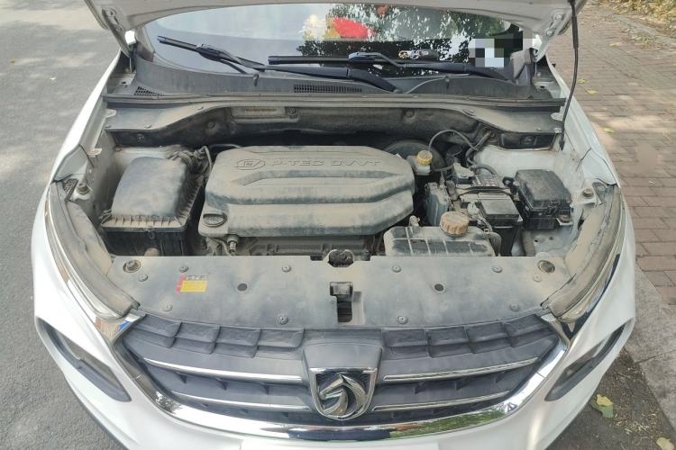 Used Baojun 510 2017 1.5L manual Comfort trim Engine Bay