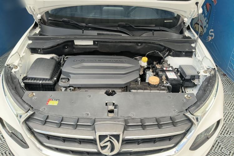 Used Baojun 510 2017 1.5L Manual Fashion Model Engine Bay
