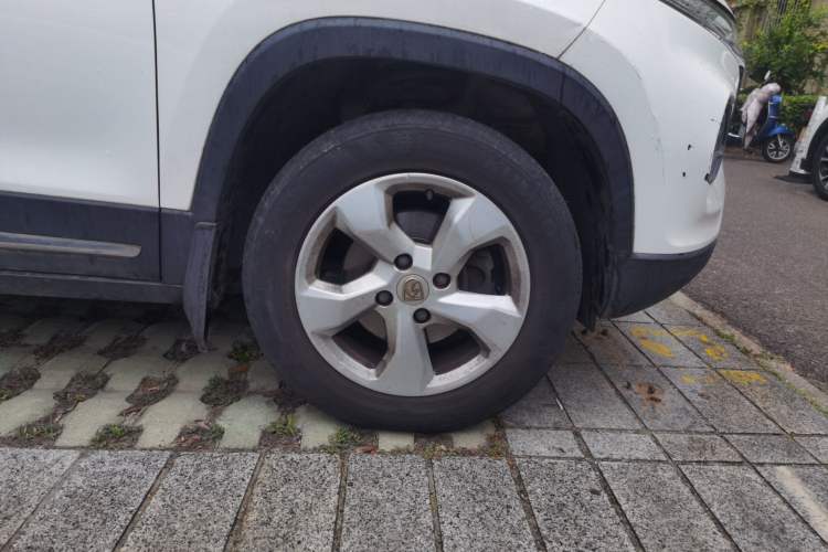 Used Baojun 510 2017 1.5L Manual Fashion Model Exterior 1
