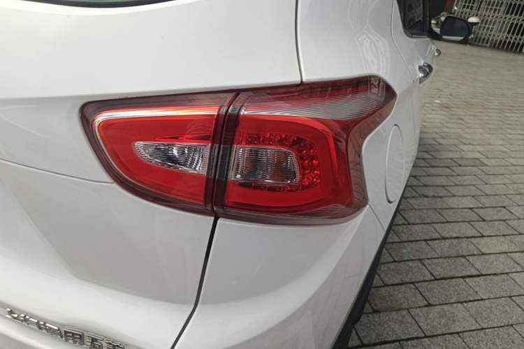 Used Baojun 510 2017 1.5L Automatic Fashion Model Exterior 1