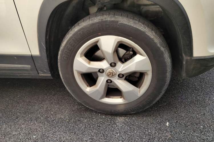 Used Baojun 510 2017 1.5L Manual Fashion Model Exterior 1