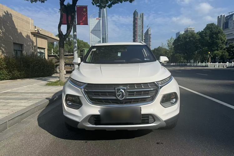Used Baojun 510 2017 1.5L Manual Fashion Model Exterior 1