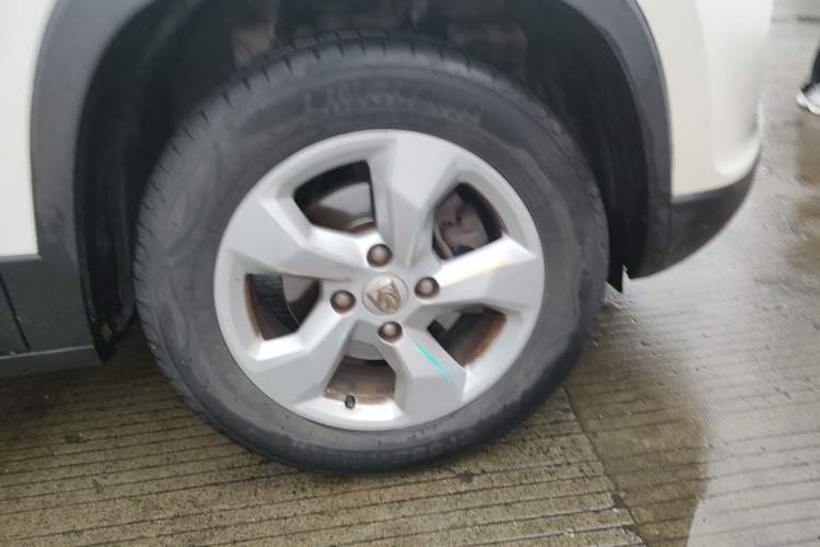 Used Baojun 510 2017 1.5L Manual Fashion Model Exterior 1
