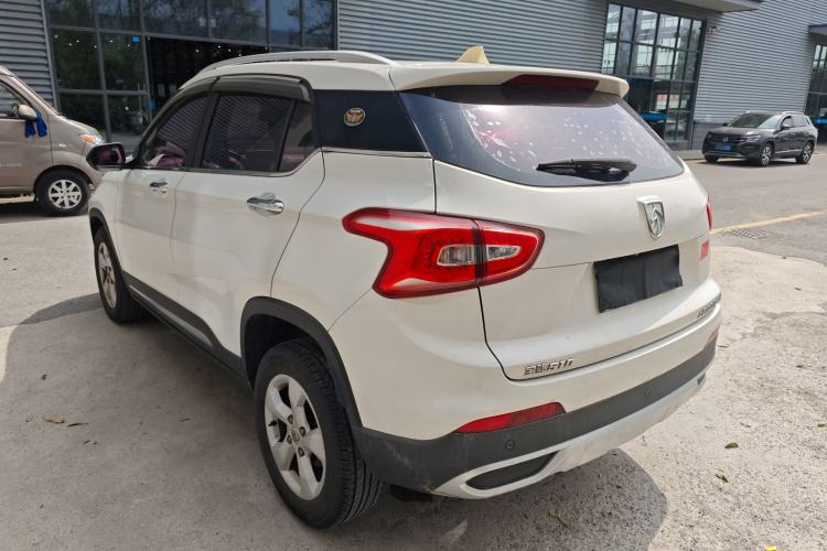Used Baojun 510 2017 1.5L Manual Fashion Model Exterior 2