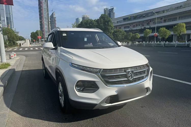 Used Baojun 510 2017 1.5L Manual Fashion Model Exterior 2