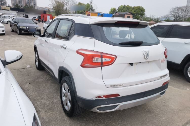 Used Baojun 510 2017 1.5L Manual Fashion Model Exterior 2