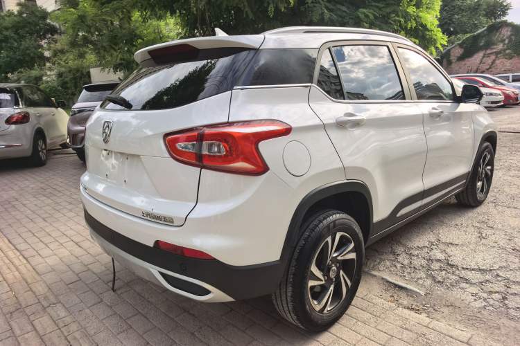 Used Baojun 510 2017 1.5L Manual Luxury Model Exterior 2