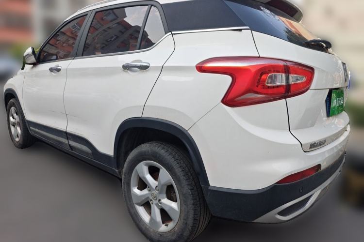 Used Baojun 510 2017 1.5L Manual Fashion Model Exterior 2