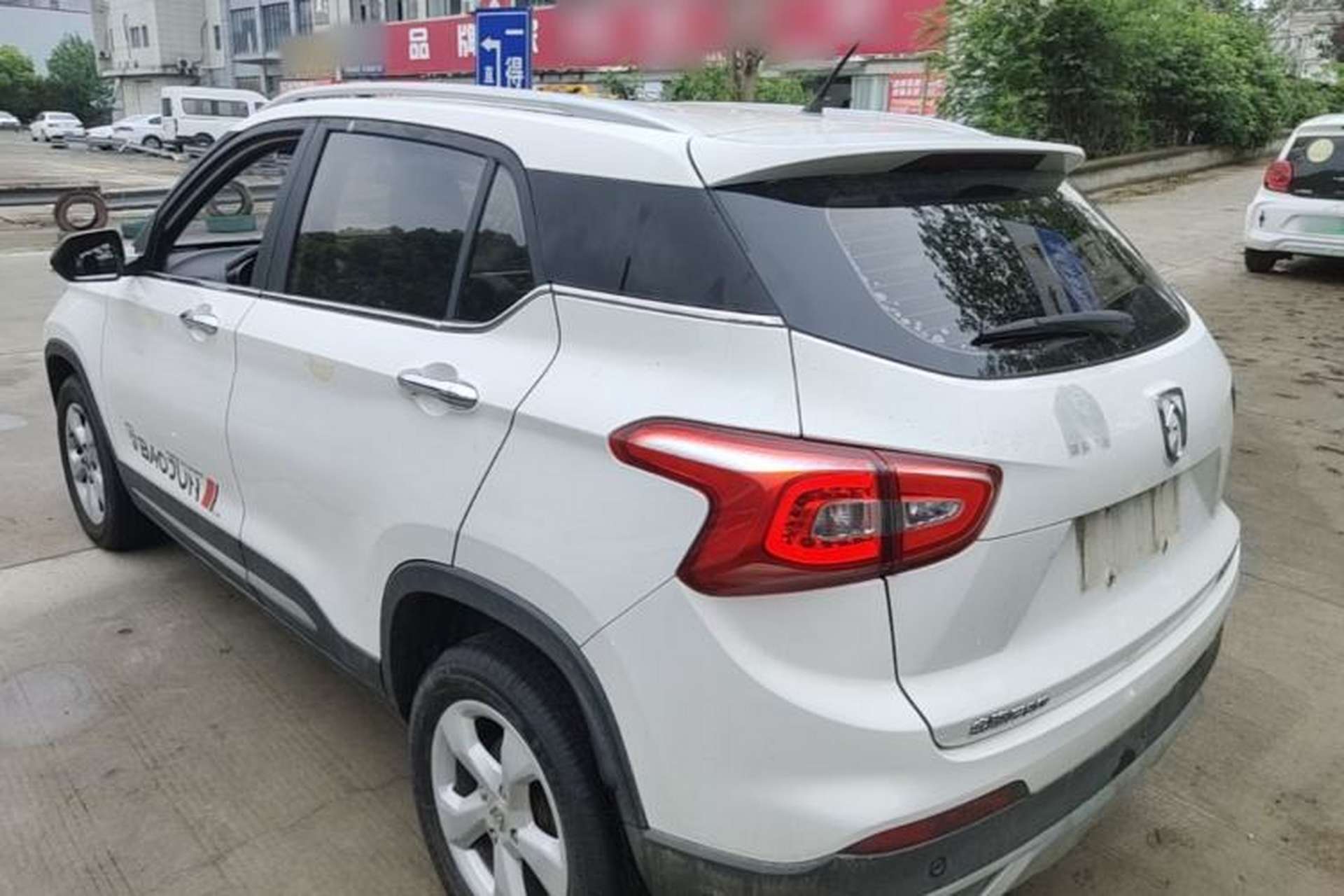 Used Baojun 510 2017 1.5L Manual Fashion Model Exterior 2