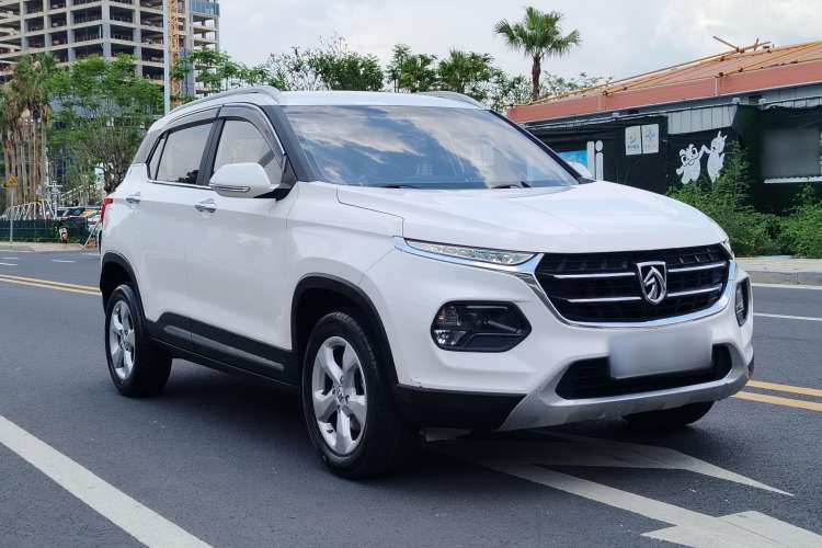 Used Baojun 510 2017 1.5L Manual Fashion Model Exterior 2