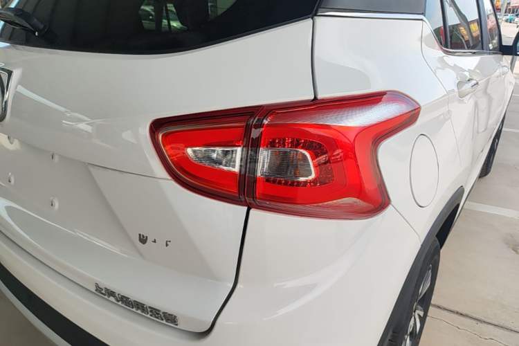 Used Baojun 510 2017 1.5L Manual Luxury Model Exterior 3