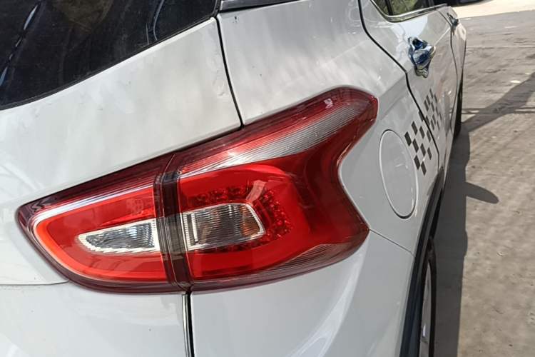 Used Baojun 510 2017 1.5L Automatic Fashion Model Exterior 3