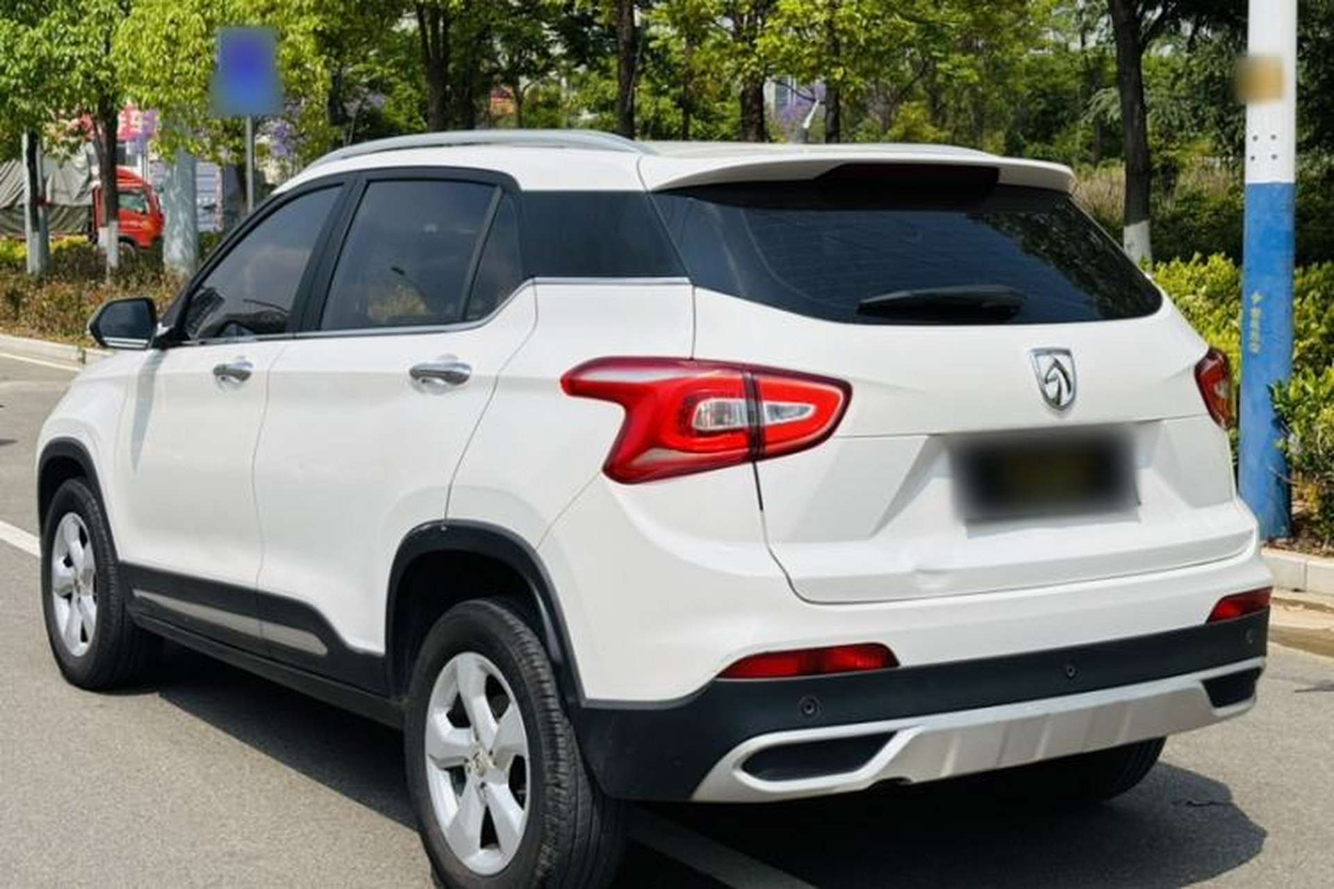 Used Baojun 510 2017 1.5L Manual Fashion Model Exterior 3