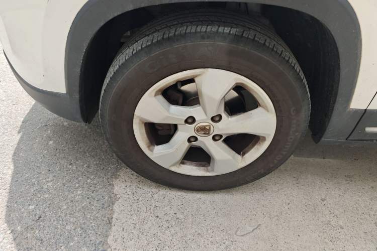 Used Baojun 510 2017 1.5L Manual Fashion Model Exterior 4