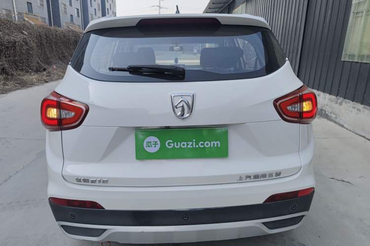 Used Baojun 510 2017 1.5L Manual Fashion Model Exterior 4