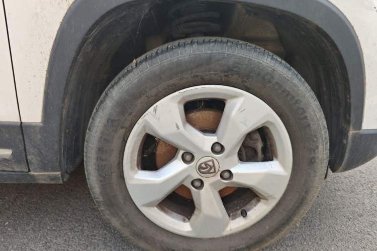 Used Baojun 510 2017 1.5L Manual Fashion Model Exterior 4