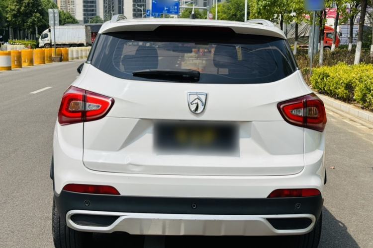 Used Baojun 510 2017 1.5L Manual Fashion Model Exterior 4