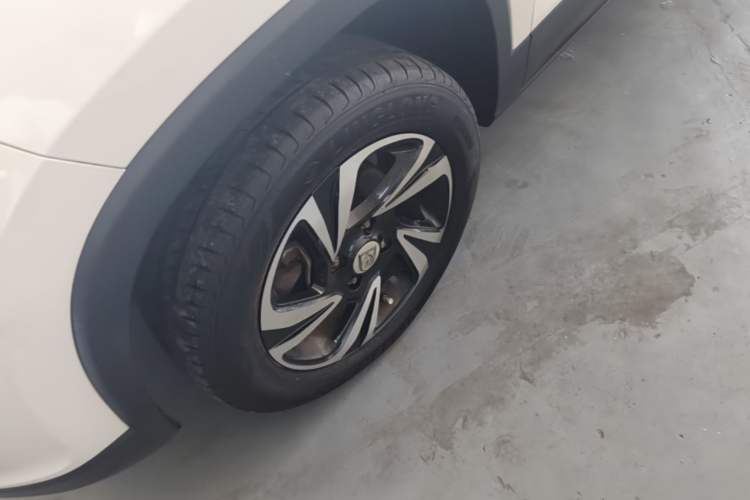 Used Baojun 510 2017 1.5L manual Comfort trim Exterior 4