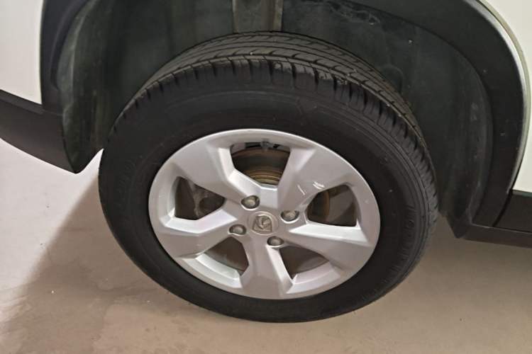 Used Baojun 510 2017 1.5L Manual Fashion Model Exterior 5