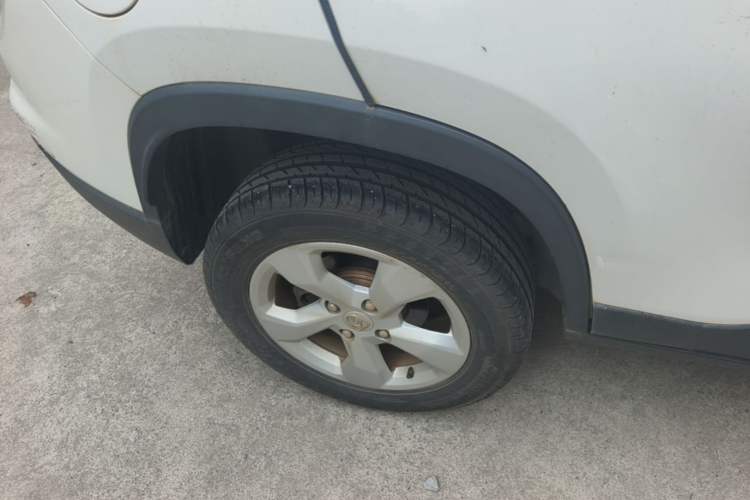 Used Baojun 510 2017 1.5L Automatic Fashion Model Exterior 5