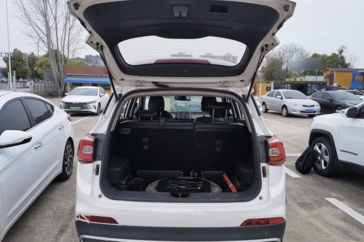 Used Baojun 510 2017 1.5L Manual Fashion Model Exterior 6