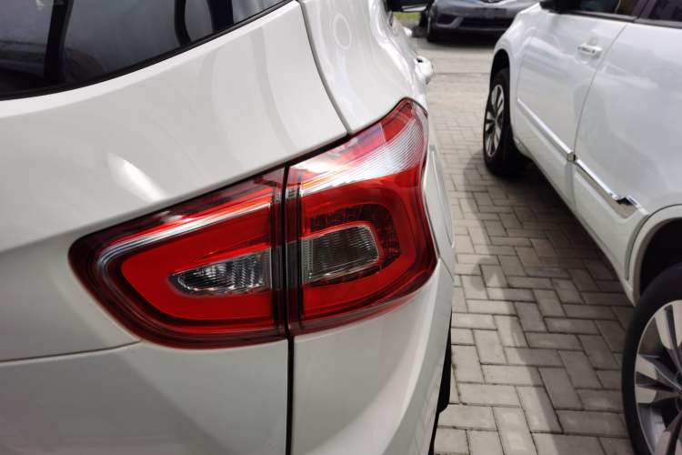 Used Baojun 510 2017 1.5L Manual Luxury Model Exterior 6