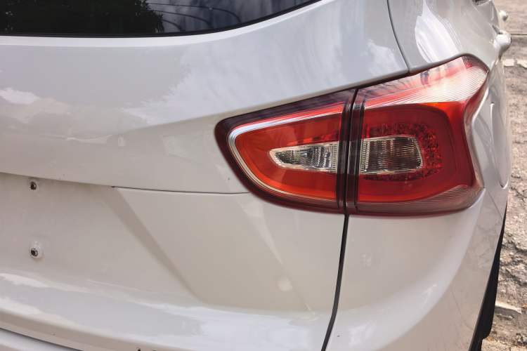 Used Baojun 510 2017 1.5L Manual Luxury Model Exterior 6