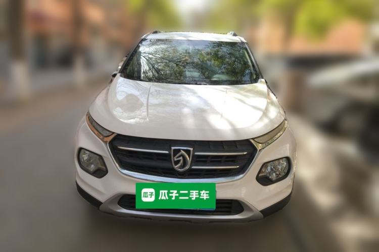 Used Baojun 510 2017 1.5L manual Comfort trim Front