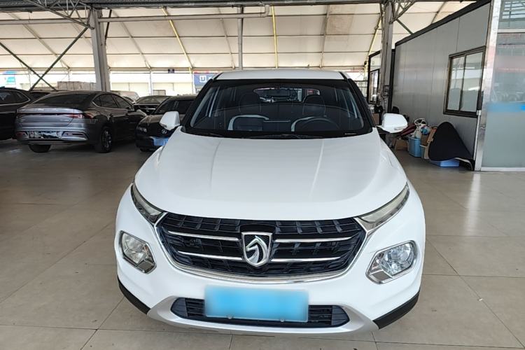Used Baojun 510 2017 1.5L manual Comfort trim Front