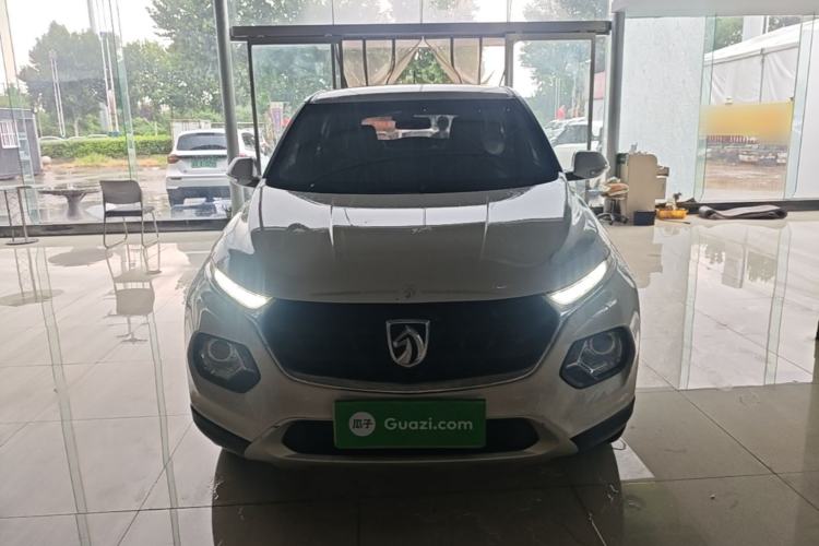 Used Baojun 510 2017 1.5L manual Comfort trim Front