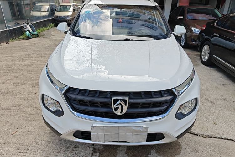 Used Baojun 510 2017 1.5L manual Comfort trim Front