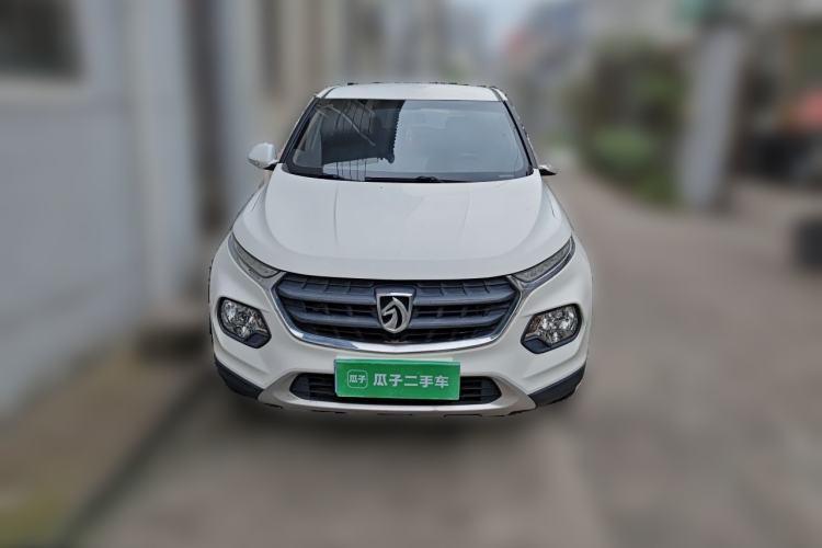 Used Baojun 510 2017 1.5L manual Comfort trim Front