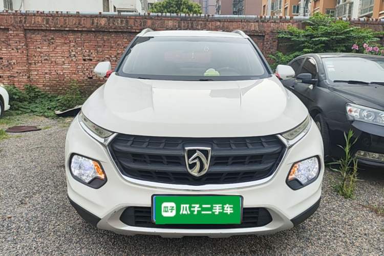 Used Baojun 510 2017 1.5L manual Comfort trim Front