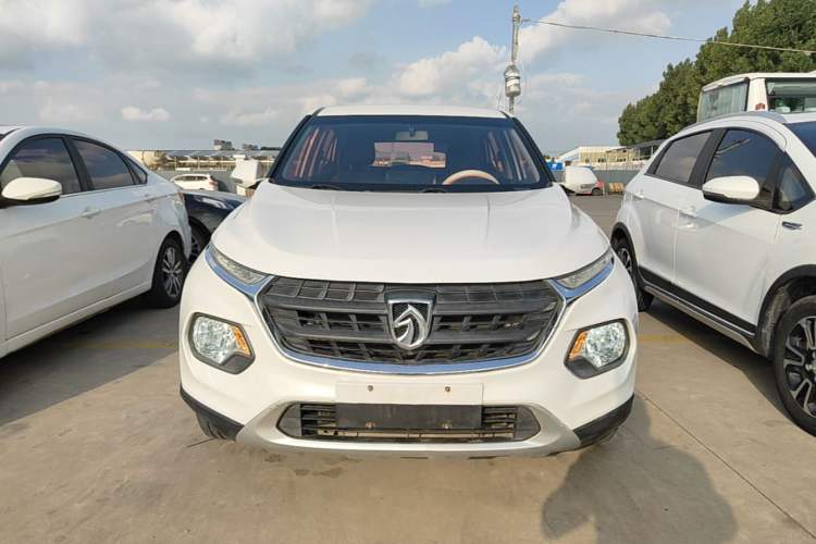 Used Baojun 510 2017 1.5L manual Comfort trim Front