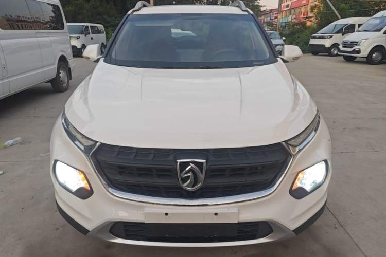 Used Baojun 510 2017 1.5L manual Comfort trim Front
