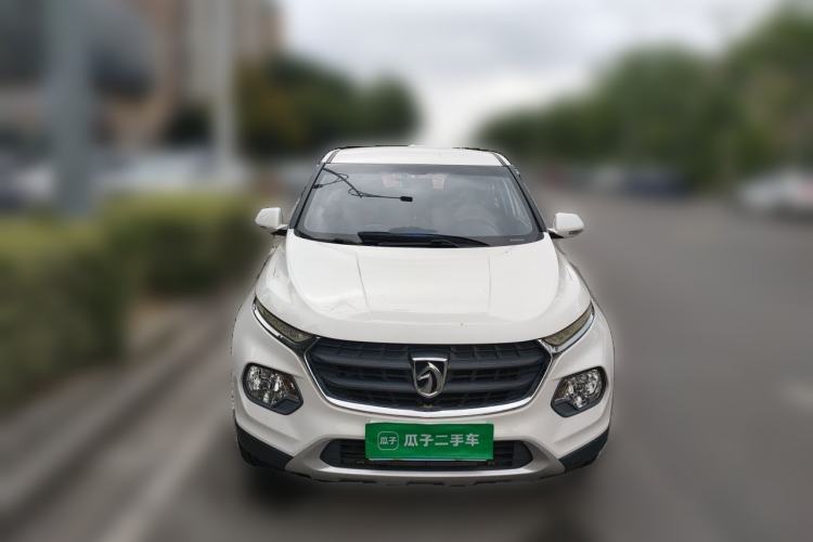 Used Baojun 510 2017 1.5L manual Comfort trim Front