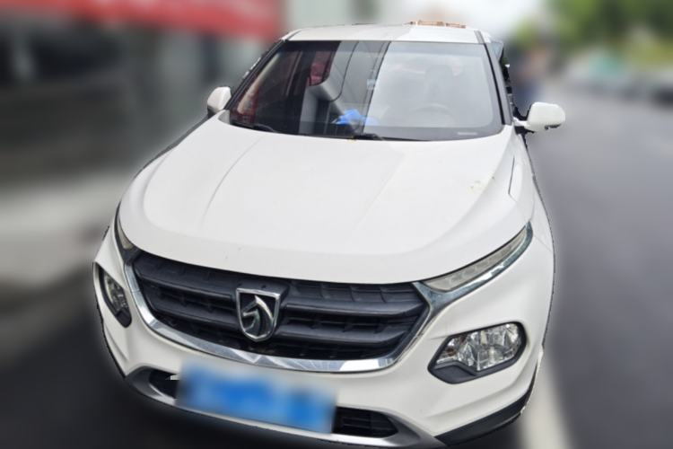 Used Baojun 510 2017 1.5L manual Comfort trim Front