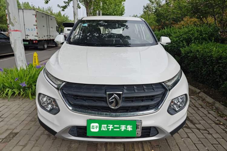 Used Baojun 510 2017 1.5L manual Comfort trim Front