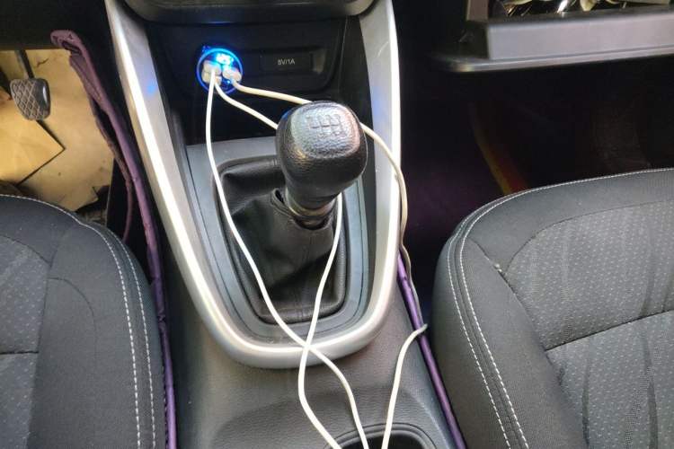 Used Baojun 510 2017 1.5L manual Comfort trim Gear Lever