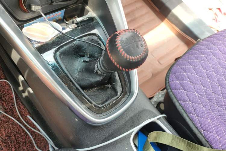 Used Baojun 510 2017 1.5L Manual Luxury Model Gear Lever