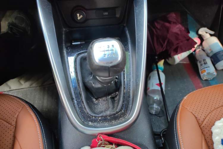 Used Baojun 510 2017 1.5L Manual Luxury Model Gear Lever