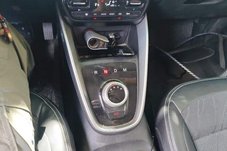 Used Baojun 510 2017 1.5L Automatic Fashion Model Gear Lever