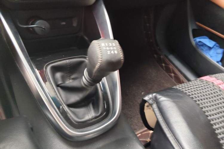 Used Baojun 510 2017 1.5L Manual Luxury Model Gear Lever