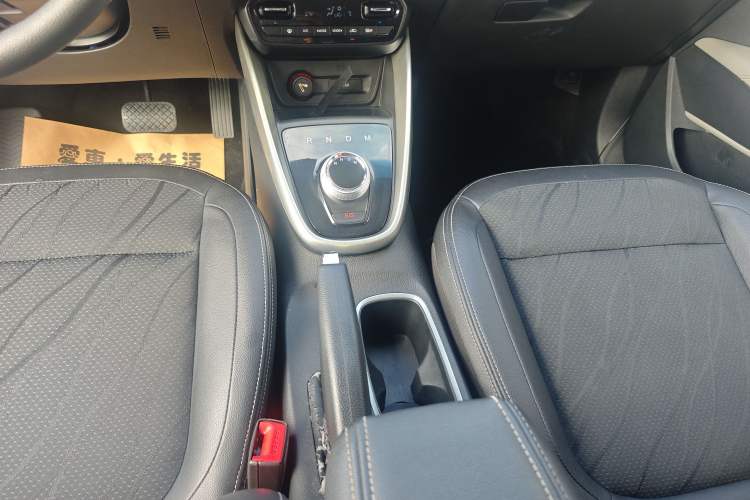 Used Baojun 510 2017 1.5L Automatic Fashion Model Gear Lever
