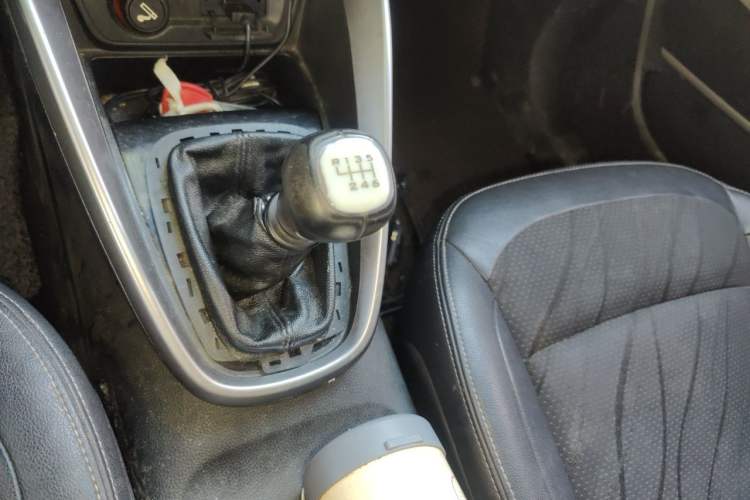 Used Baojun 510 2017 1.5L Manual Fashion Model Gear Lever