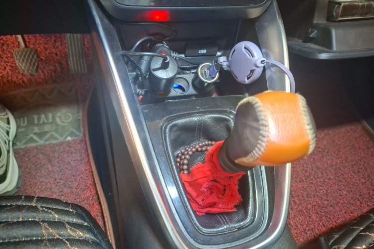 Used Baojun 510 2017 1.5L Manual Luxury Model Gear Lever