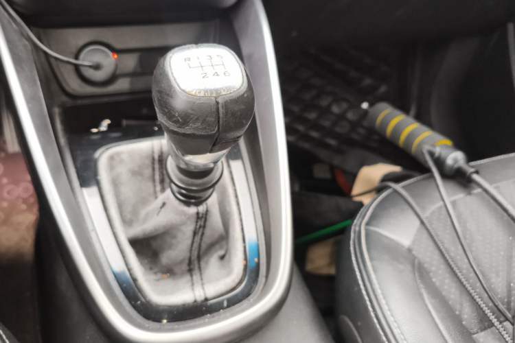 Used Baojun 510 2017 1.5L Manual Fashion Model Gear Lever