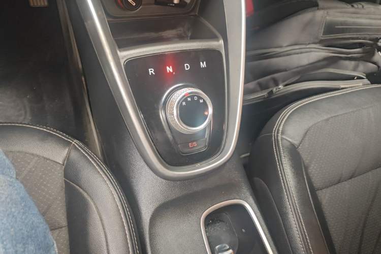 Used Baojun 510 2017 1.5L Automatic Fashion Model Gear Lever