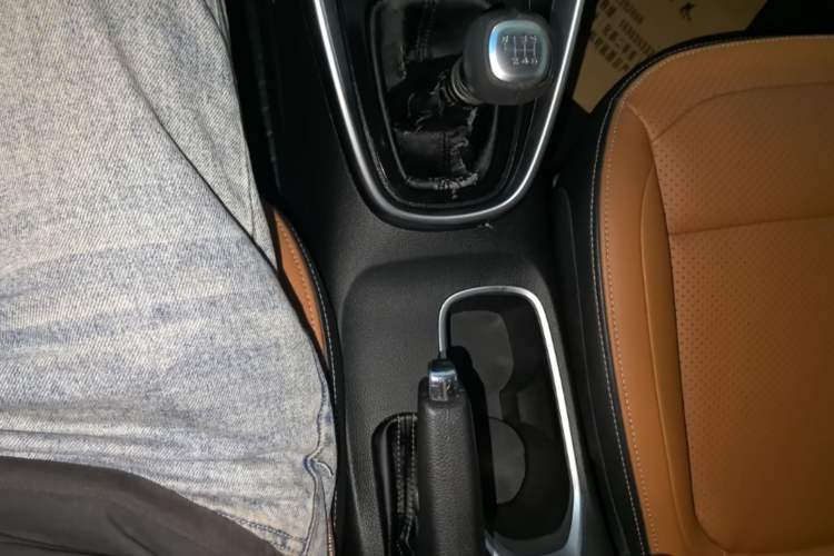 Used Baojun 510 2017 1.5L Manual Luxury Model Gear Lever