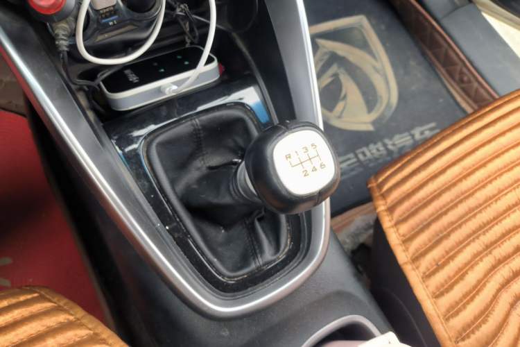 Used Baojun 510 2017 1.5L Manual Fashion Model Gear Lever